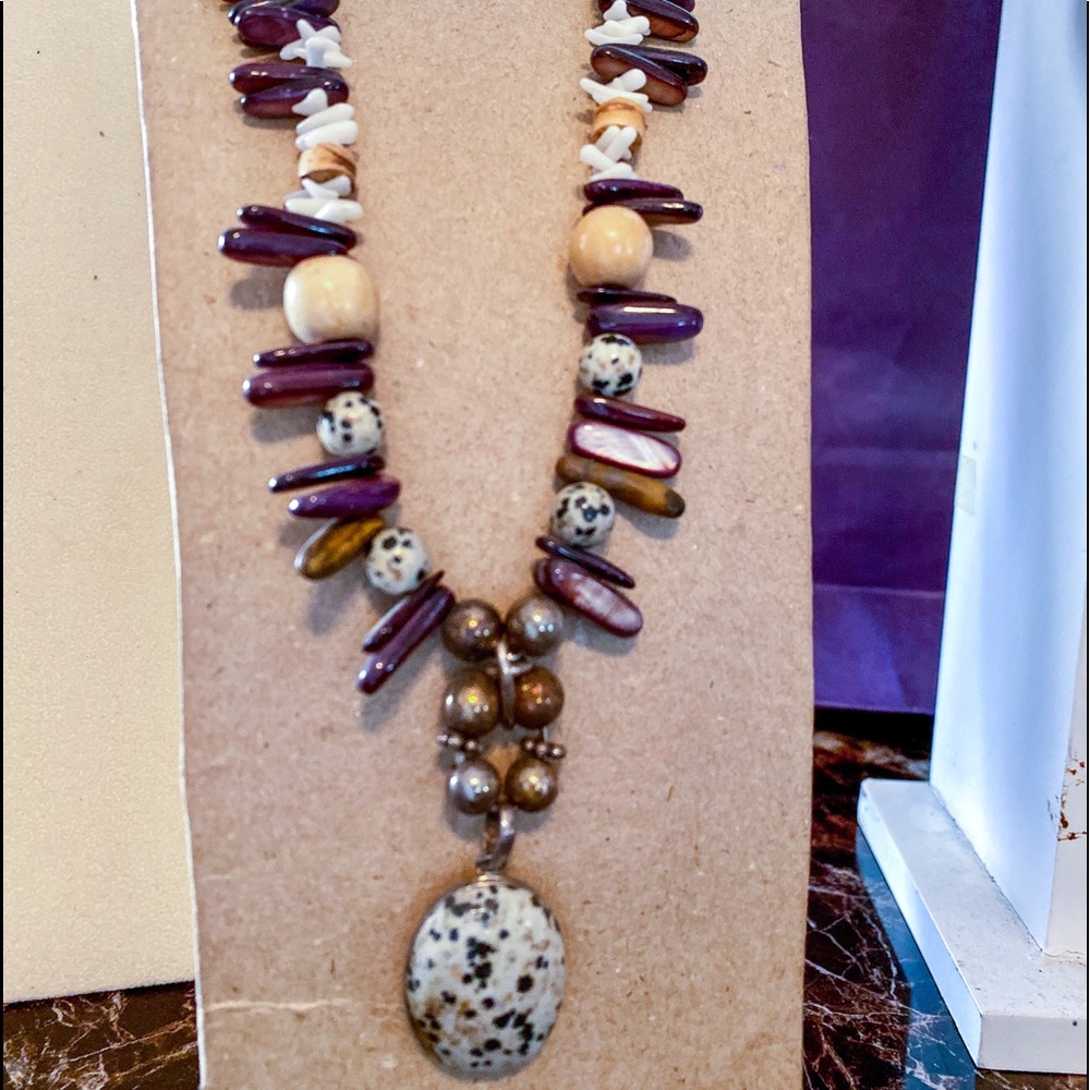 Dalmatian Pendant W Shell Spikes